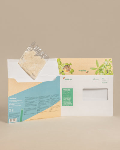 Briefumschlag und Plastik Säckchen mit den Nematoden