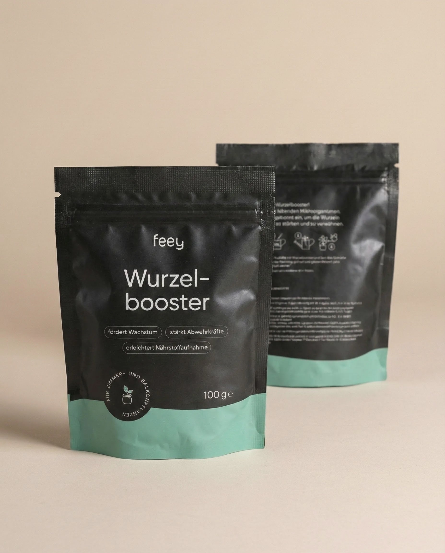 Zwei schwarz-grüne Beutel mit der Aufschrift 