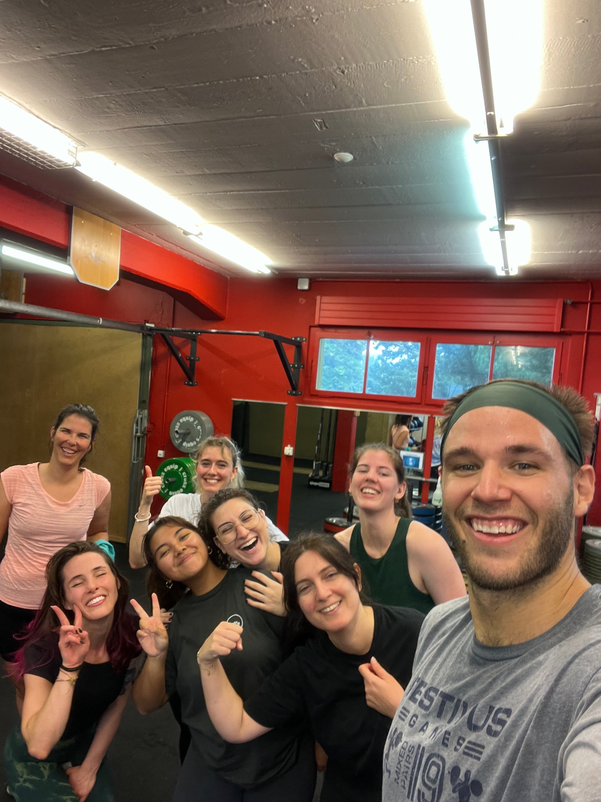 Gruppenfoto im Crossfit-Studio